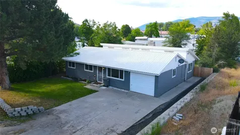 915 19th Avenue Oroville WA 98844