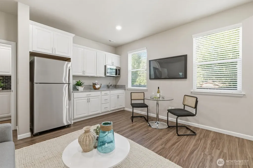 15530 SE 277th Place Kent WA 98042
