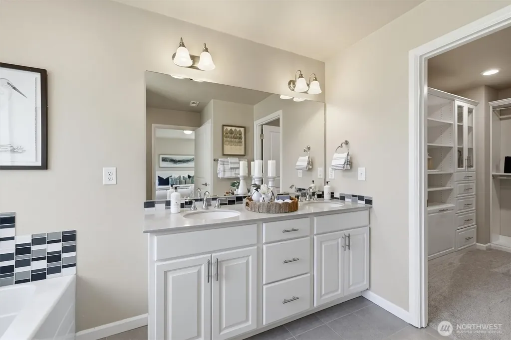 15530 SE 277th Place Kent WA 98042