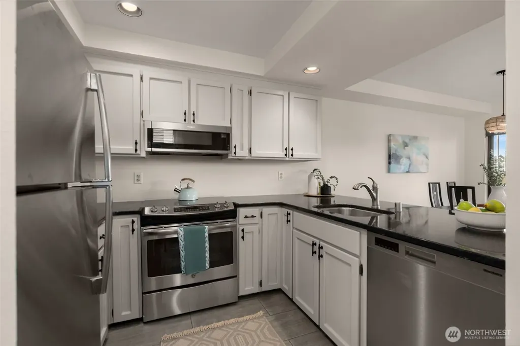 2831 14th Avenue W Seattle WA 98119