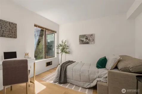 2831 14th Avenue W Seattle WA 98119