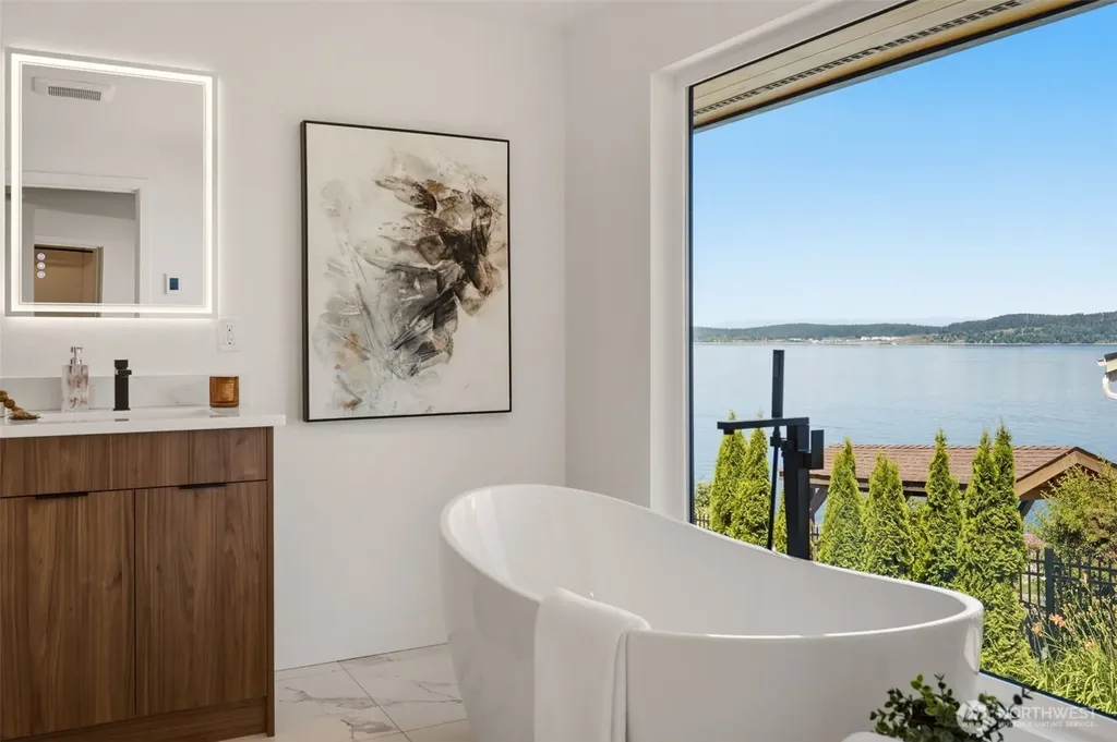 47 Wallace Street Steilacoom WA 98388