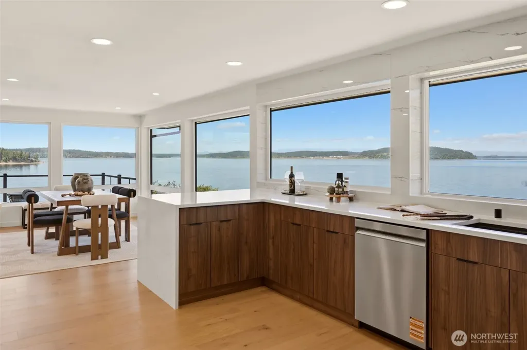 47 Wallace Street Steilacoom WA 98388