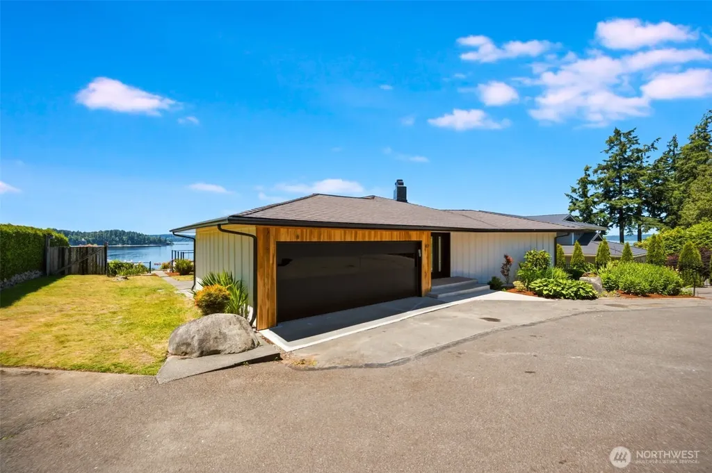 47 Wallace Street Steilacoom WA 98388