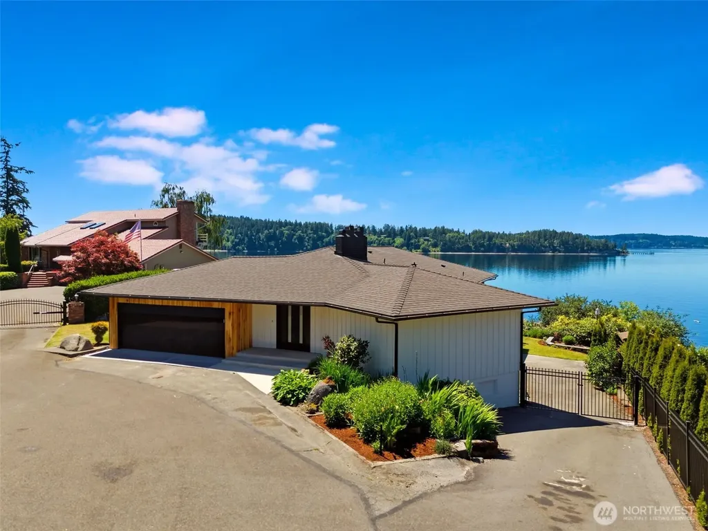 47 Wallace Street Steilacoom WA 98388
