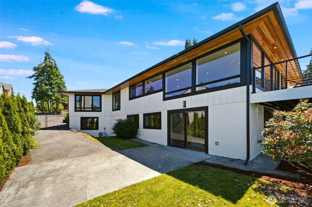 47 Wallace Street Steilacoom WA 98388
