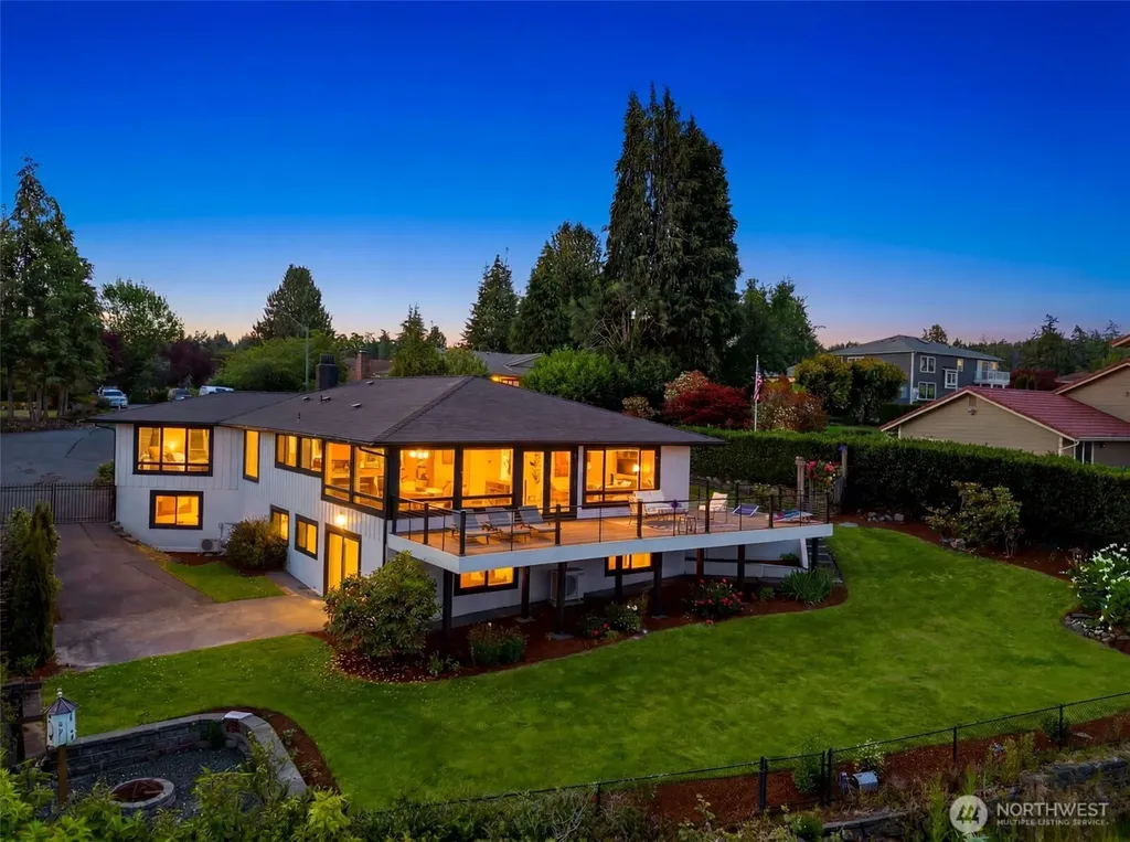 47 Wallace Street Steilacoom WA 98388