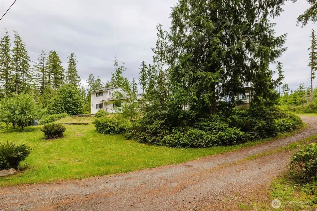 8025 W Wildcat Lake Road Bremerton WA 98312