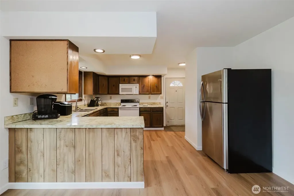 8025 W Wildcat Lake Road Bremerton WA 98312