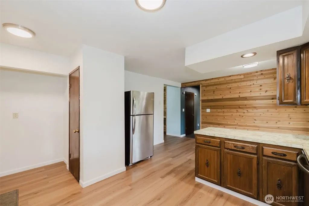 8025 W Wildcat Lake Road Bremerton WA 98312