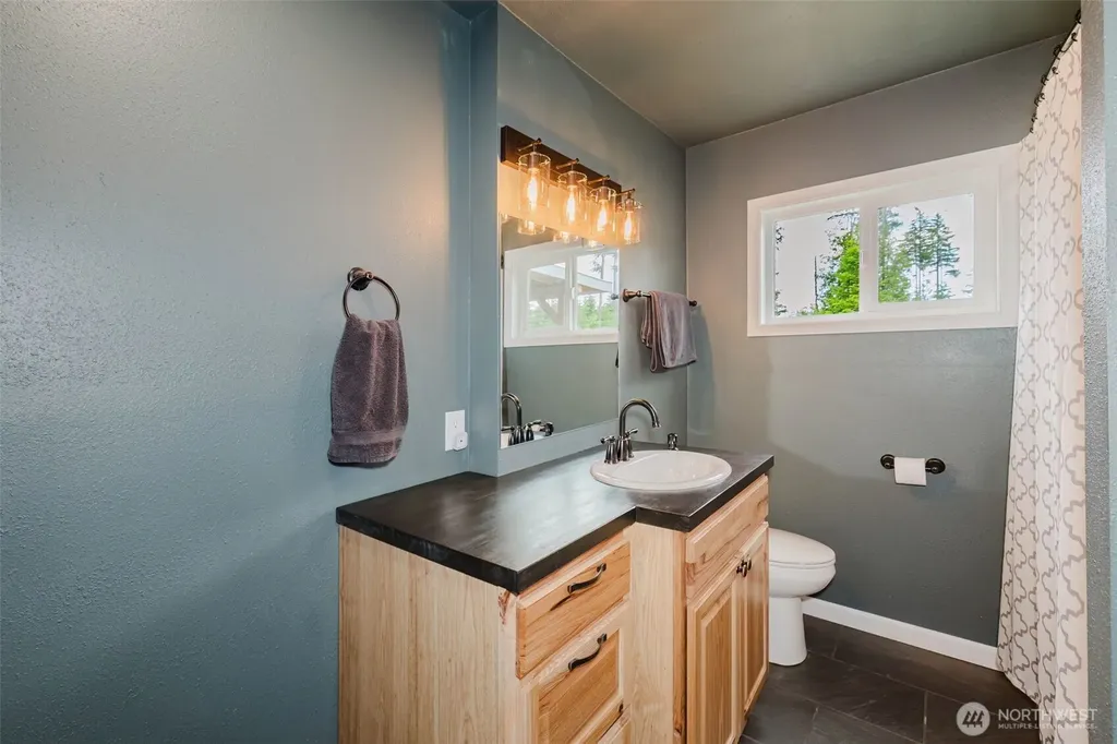 8025 W Wildcat Lake Road Bremerton WA 98312