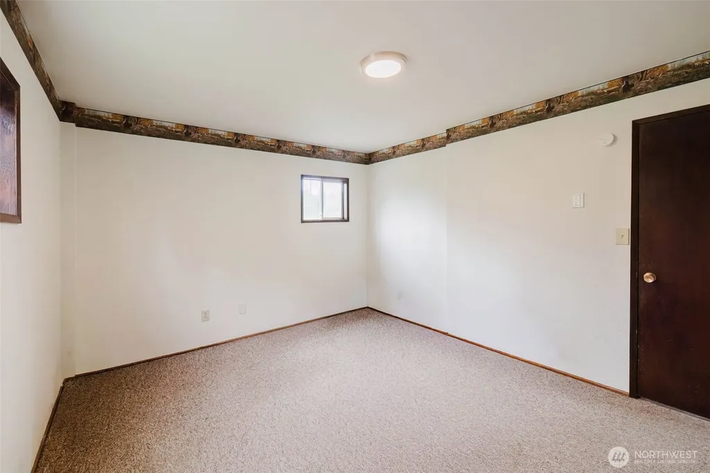 8025 W Wildcat Lake Road Bremerton WA 98312