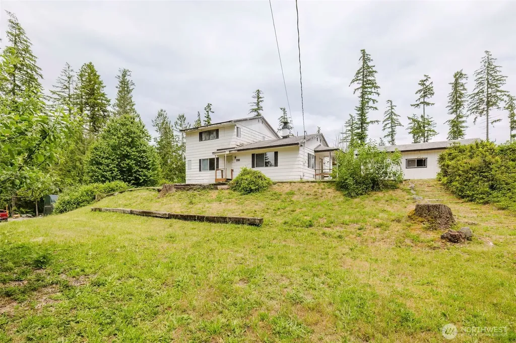 8025 W Wildcat Lake Road Bremerton WA 98312