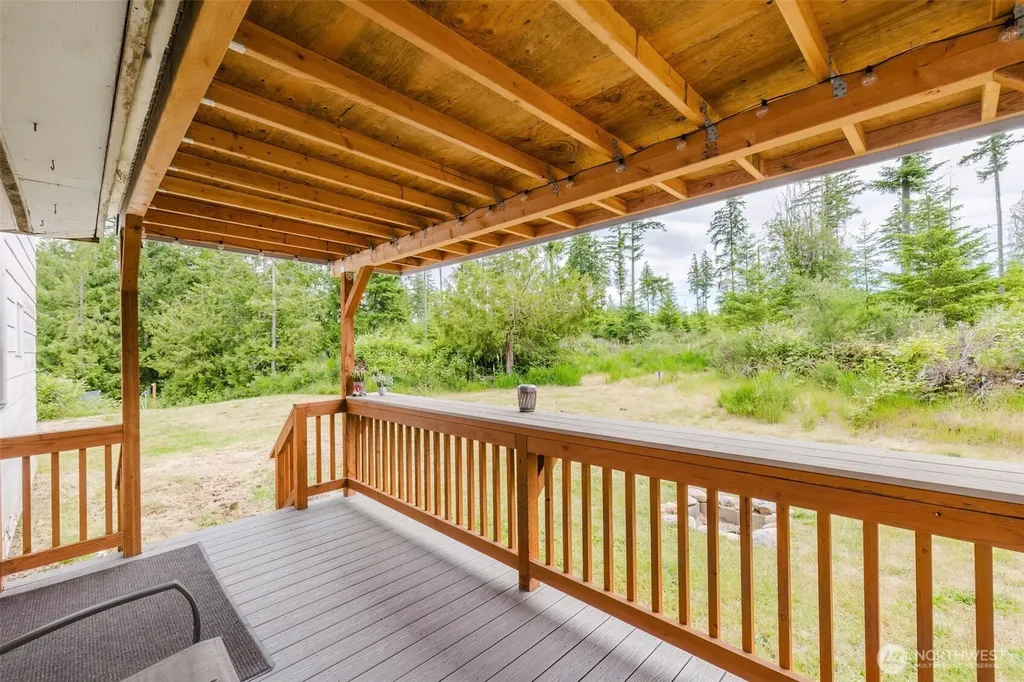 8025 W Wildcat Lake Road Bremerton WA 98312