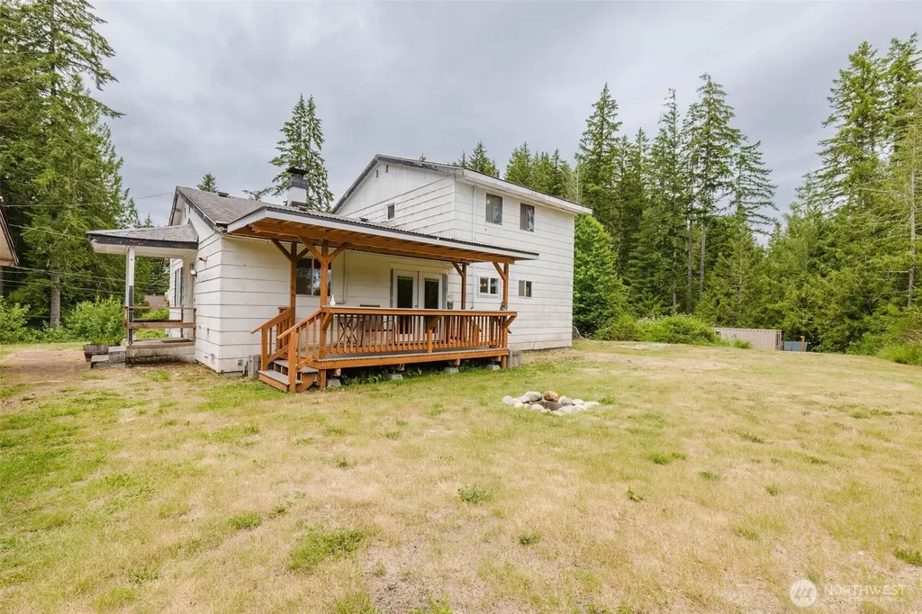 8025 W Wildcat Lake Road Bremerton WA 98312
