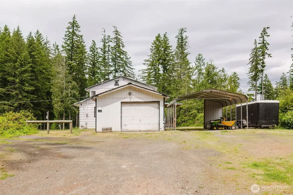 8025 W Wildcat Lake Road Bremerton WA 98312
