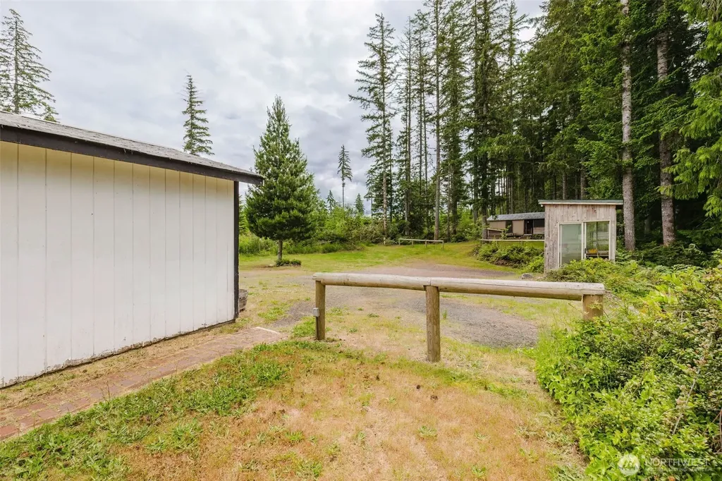 8025 W Wildcat Lake Road Bremerton WA 98312