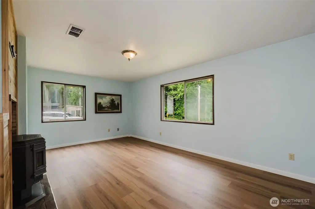 8025 W Wildcat Lake Road Bremerton WA 98312
