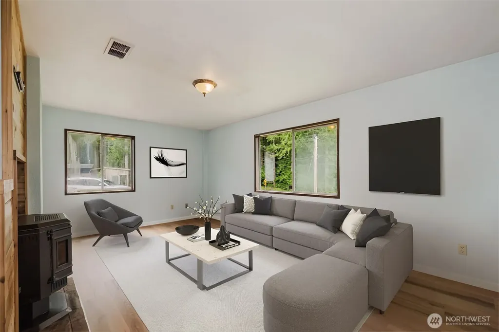 8025 W Wildcat Lake Road Bremerton WA 98312