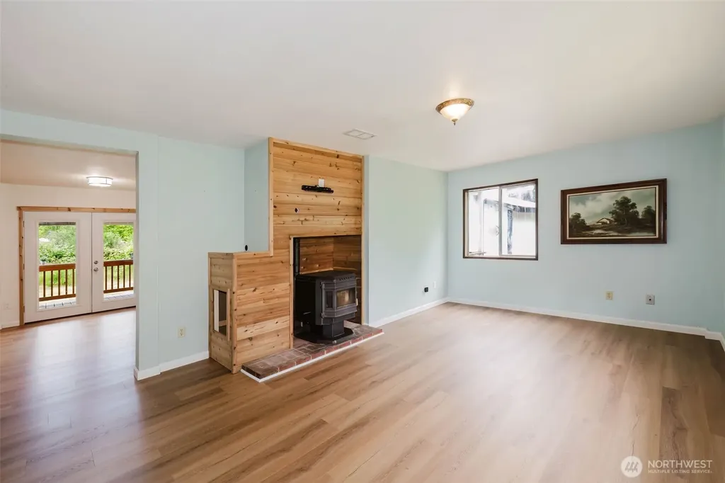 8025 W Wildcat Lake Road Bremerton WA 98312