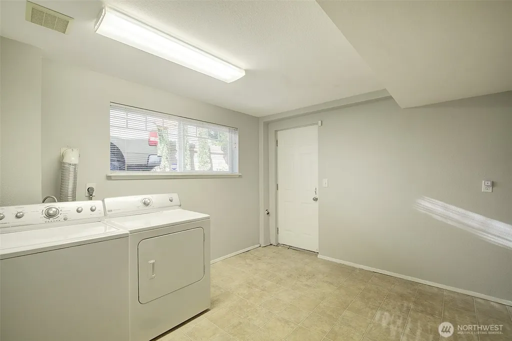 15524 Midvale Avenue N Shoreline WA 98133