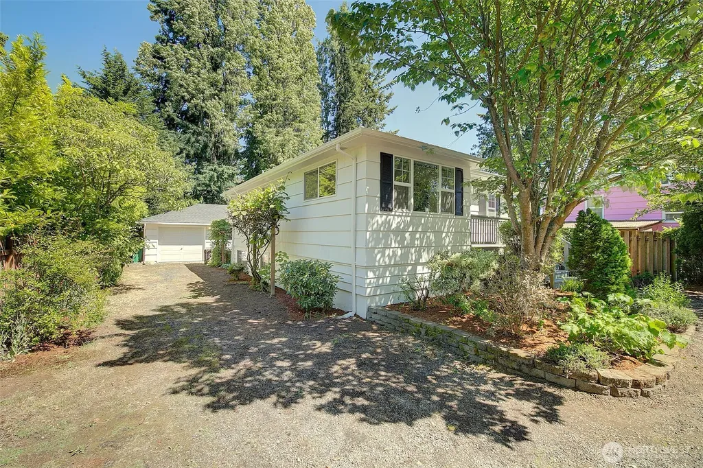 15524 Midvale Avenue N Shoreline WA 98133