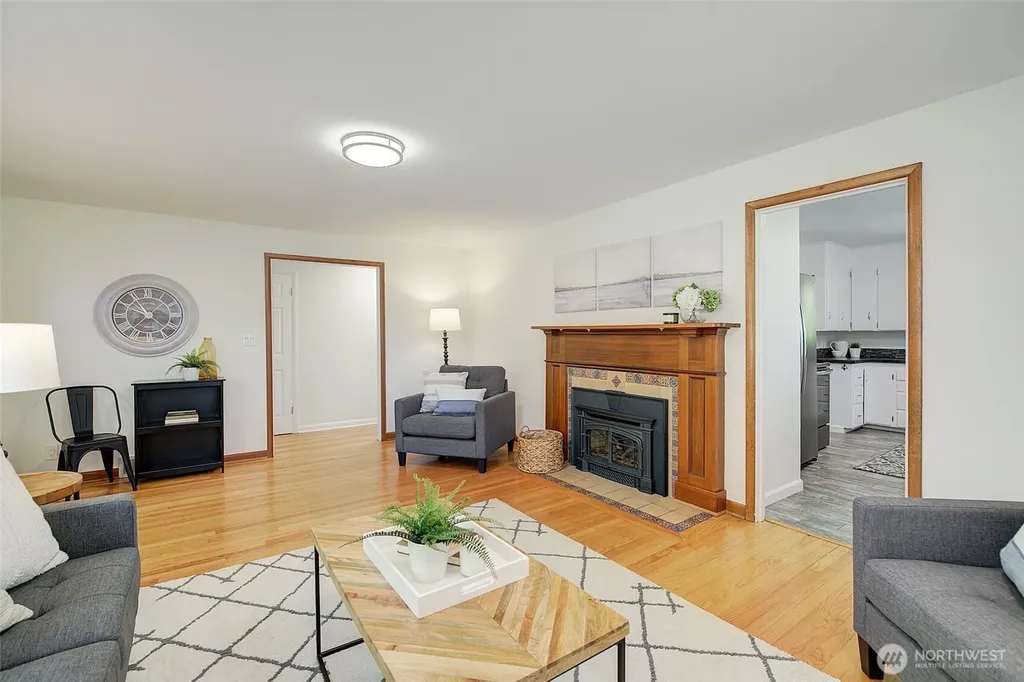 15524 Midvale Avenue N Shoreline WA 98133