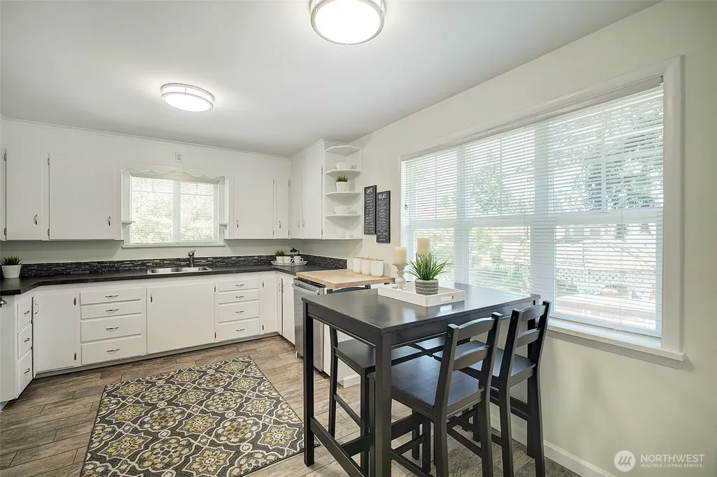 15524 Midvale Avenue N Shoreline WA 98133