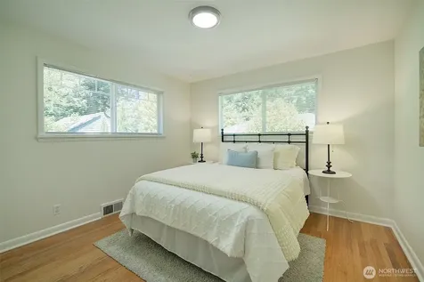 15524 Midvale Avenue N Shoreline WA 98133