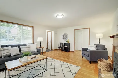 15524 Midvale Avenue N Shoreline WA 98133
