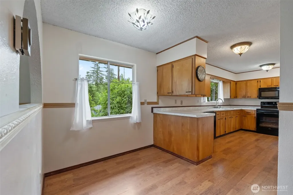 467 E Mommsen Street E Mccleary WA 98557