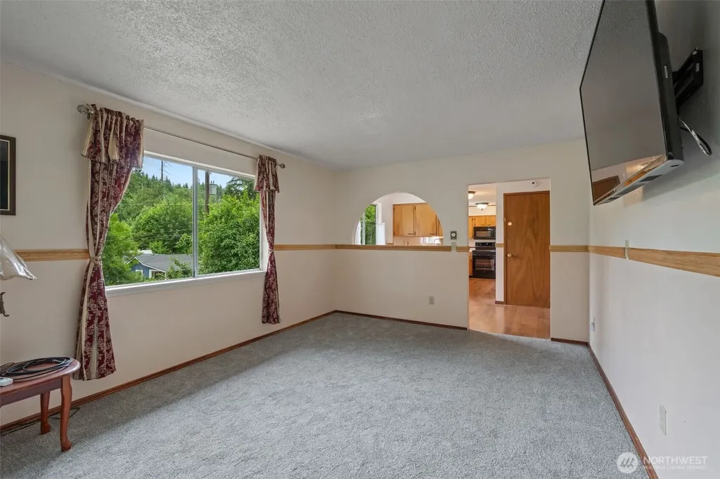 467 E Mommsen Street E Mccleary WA 98557