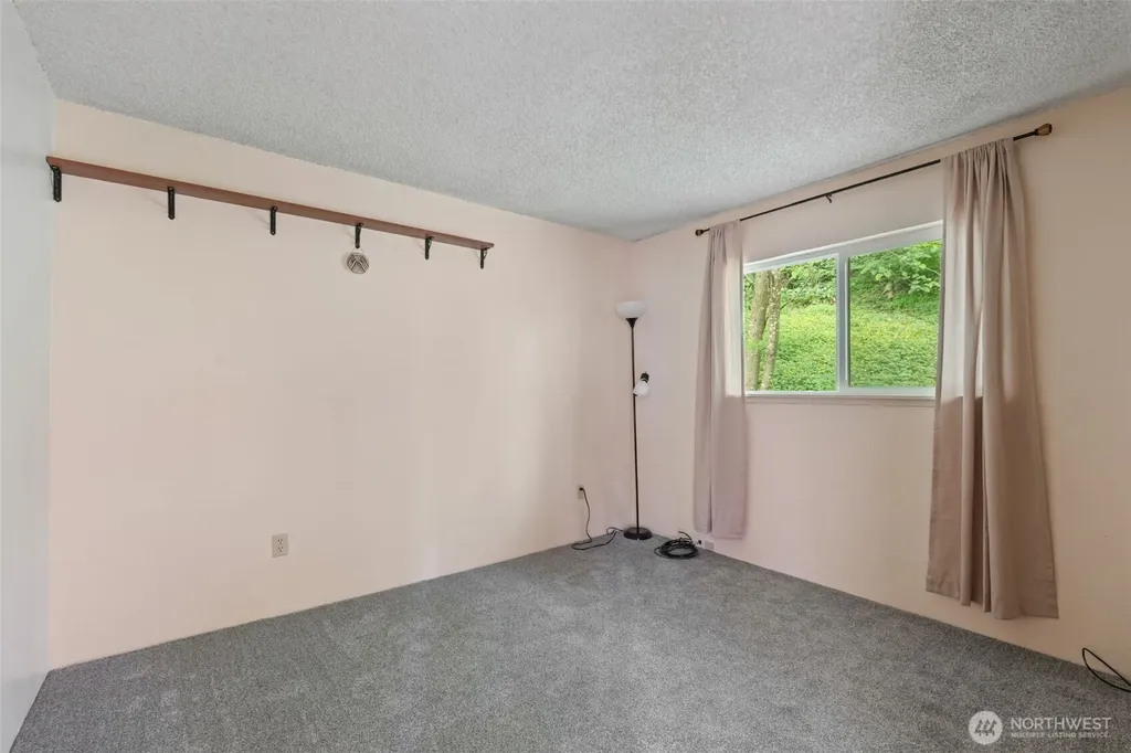 467 E Mommsen Street E Mccleary WA 98557