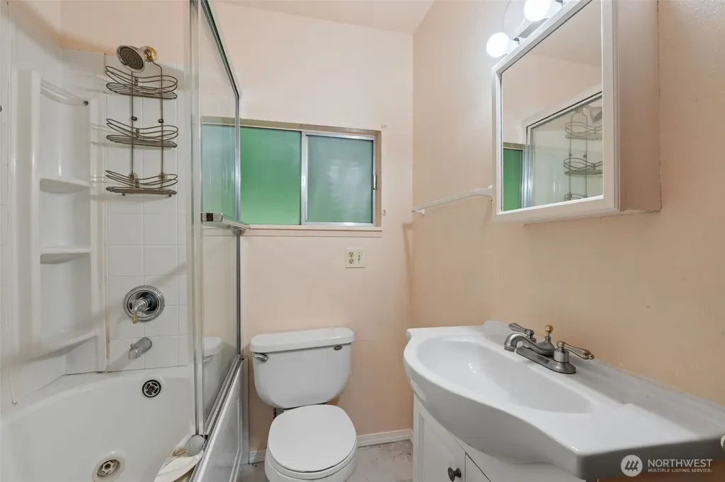 467 E Mommsen Street E Mccleary WA 98557