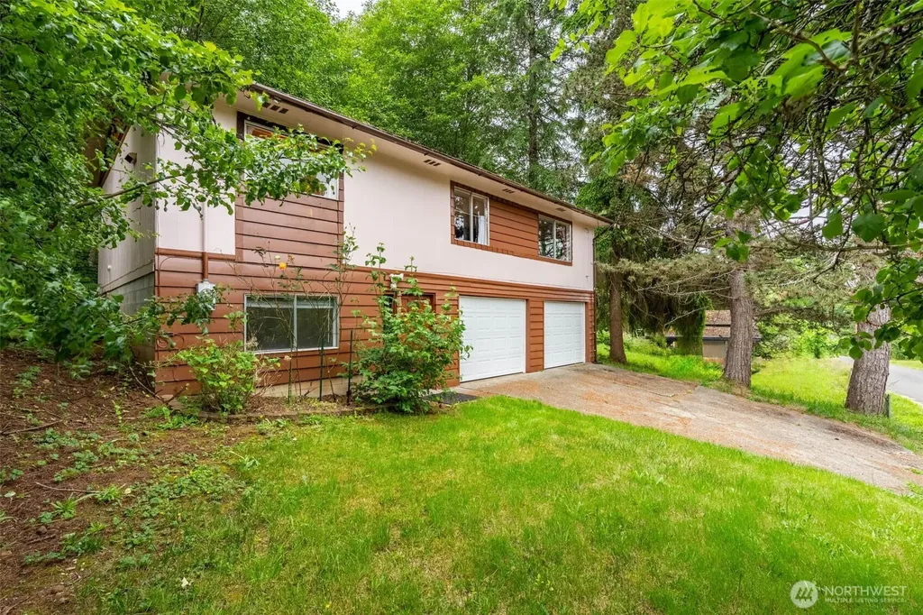 467 E Mommsen Street E Mccleary WA 98557