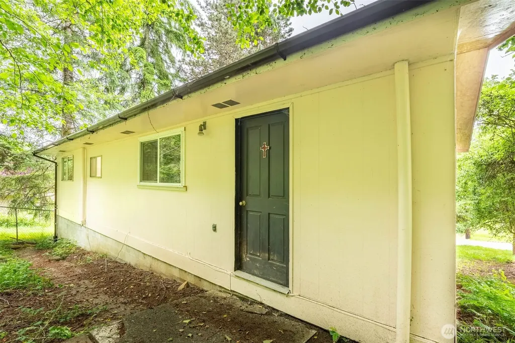 467 E Mommsen Street E Mccleary WA 98557