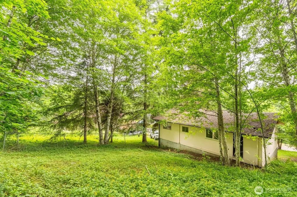 467 E Mommsen Street E Mccleary WA 98557