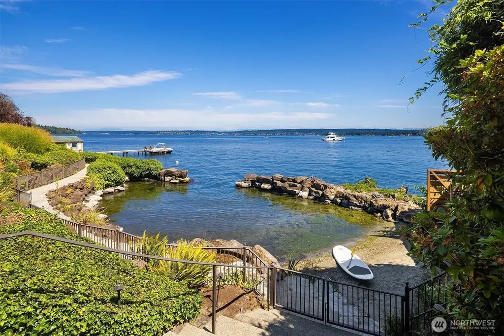 3038 E Laurelhurst Drive NE Seattle WA 98105