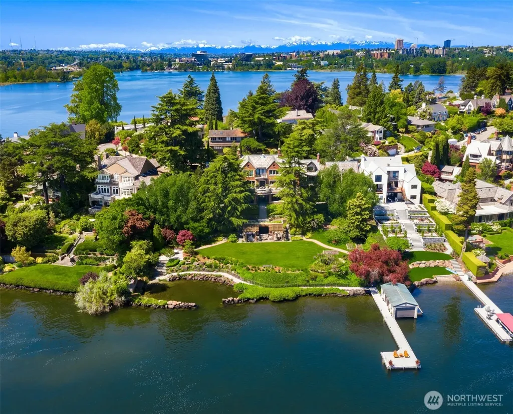3038 E Laurelhurst Drive NE Seattle WA 98105