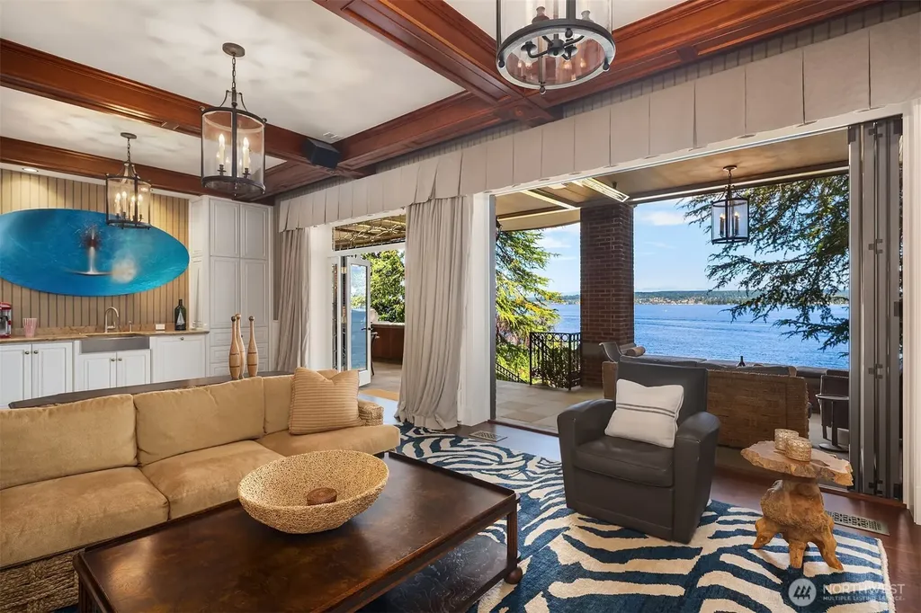 3038 E Laurelhurst Drive NE Seattle WA 98105