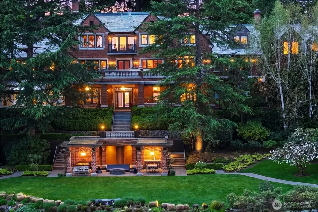 3038 E Laurelhurst Drive NE Seattle WA 98105