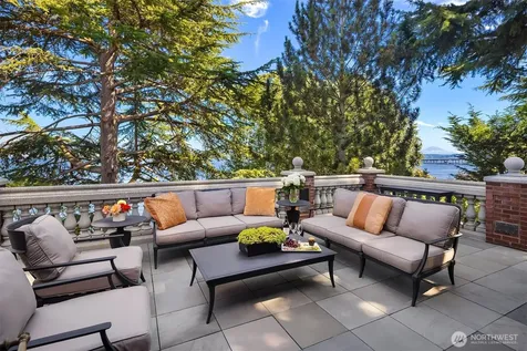 3038 E Laurelhurst Drive NE Seattle WA 98105