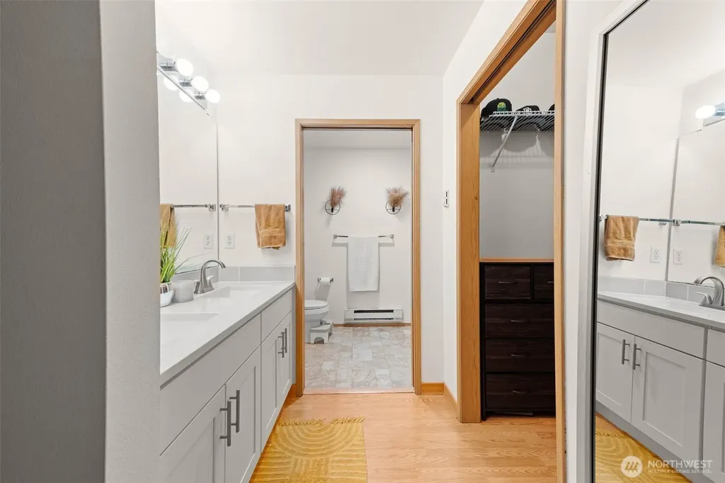 5801 S 232nd Place Kent WA 98032