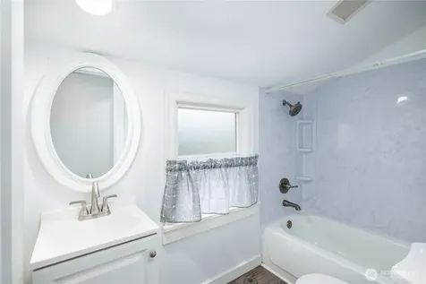 531 N Barker Mount Vernon WA 98273