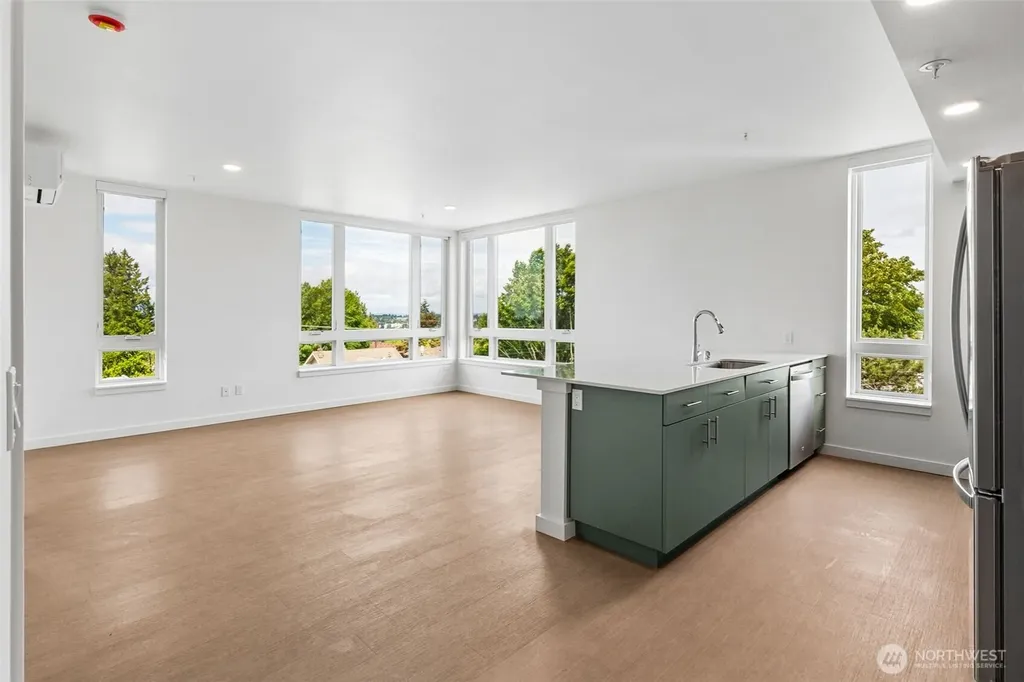 5819 Phinney Avenue N Seattle WA 98103