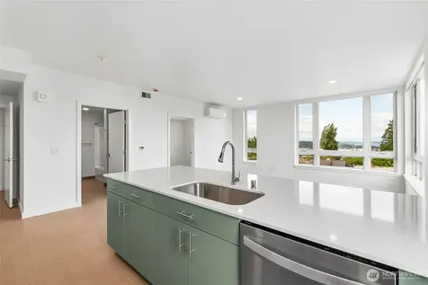 5819 Phinney Avenue N Seattle WA 98103