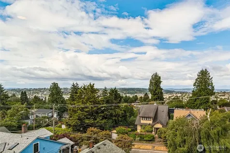 5819 Phinney Avenue N Seattle WA 98103
