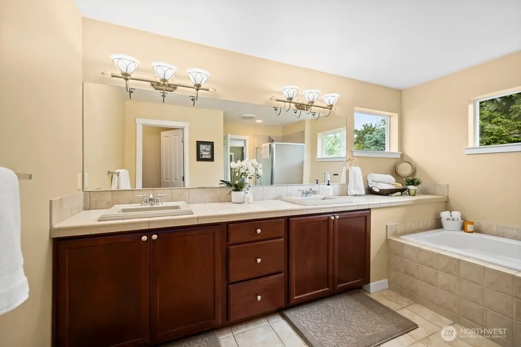 220 246th Court NE Sammamish WA 98074
