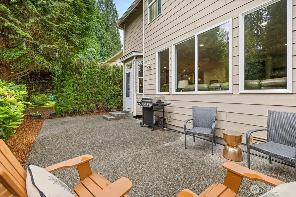 220 246th Court NE Sammamish WA 98074