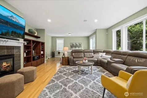220 246th Court NE Sammamish WA 98074
